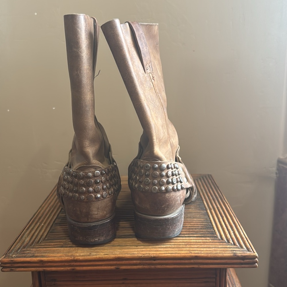 Freebies Boots - Picture 4 of 7